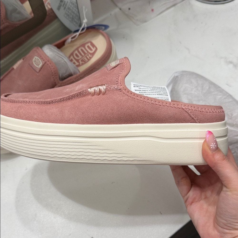 Hey Dude Women's Pink Austin lift shoes! - Picture 6 of 8